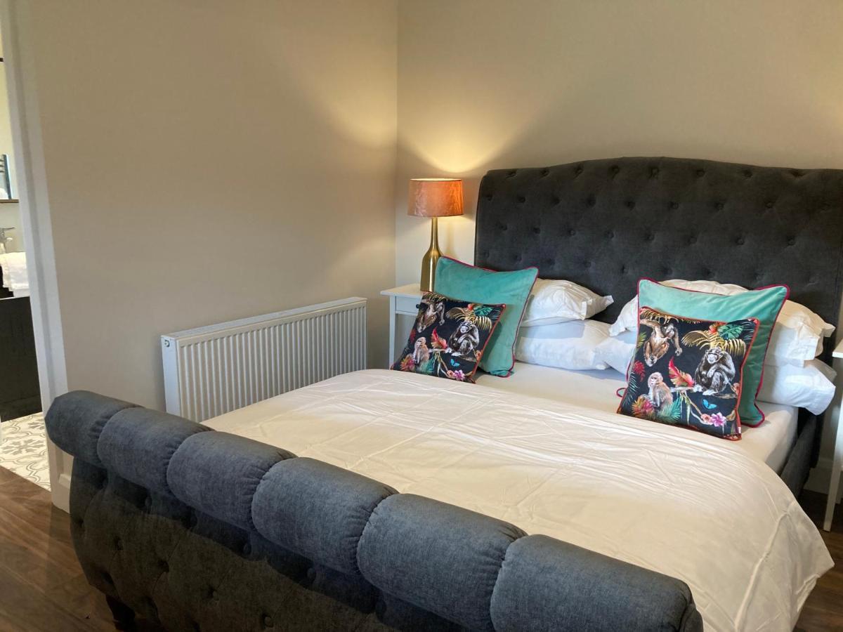 Clara Lodge Sallins Esterno foto
